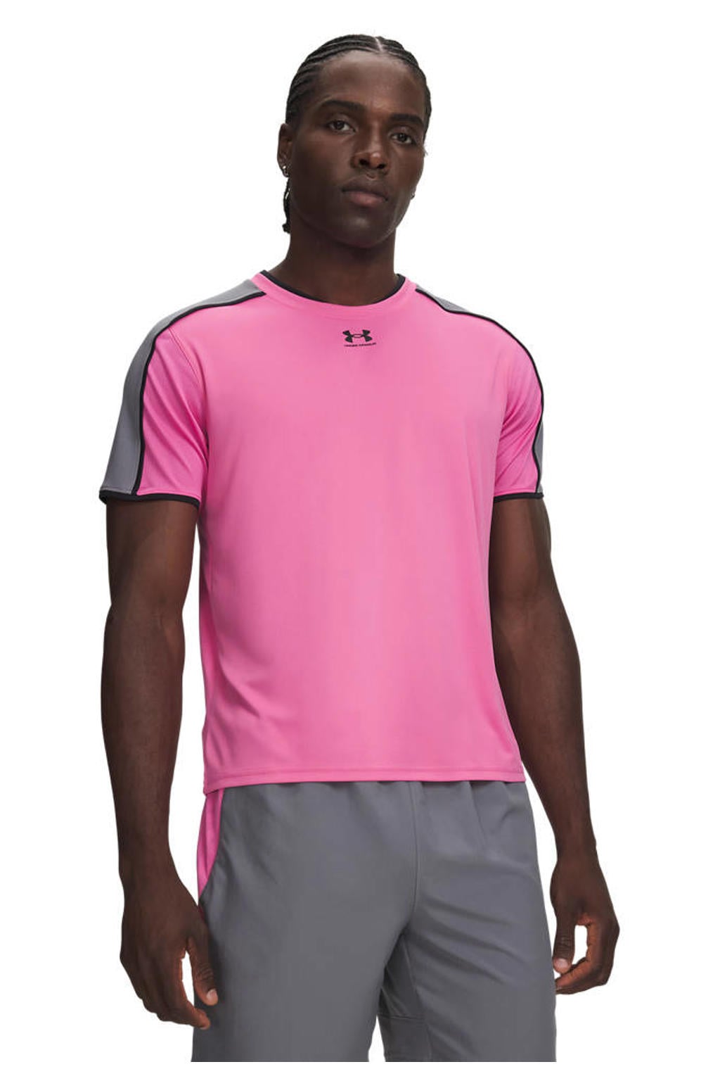 Roze en grijze heren Under Armour Challenger voetbalshirt van polyester met korte mouwen