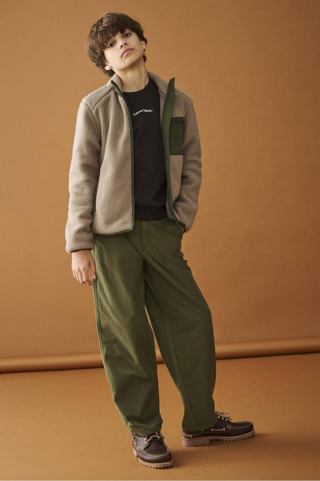 Taupe en groene jongens ONLY & SONS JUNIOR teddy tussenjas van polyester met meerkleurige print, lange mouwen, opstaande kraag en ritssluiting