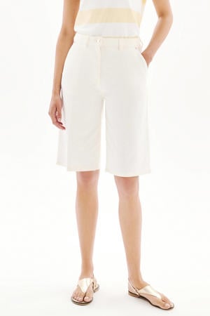 straight leg casual short - ecru