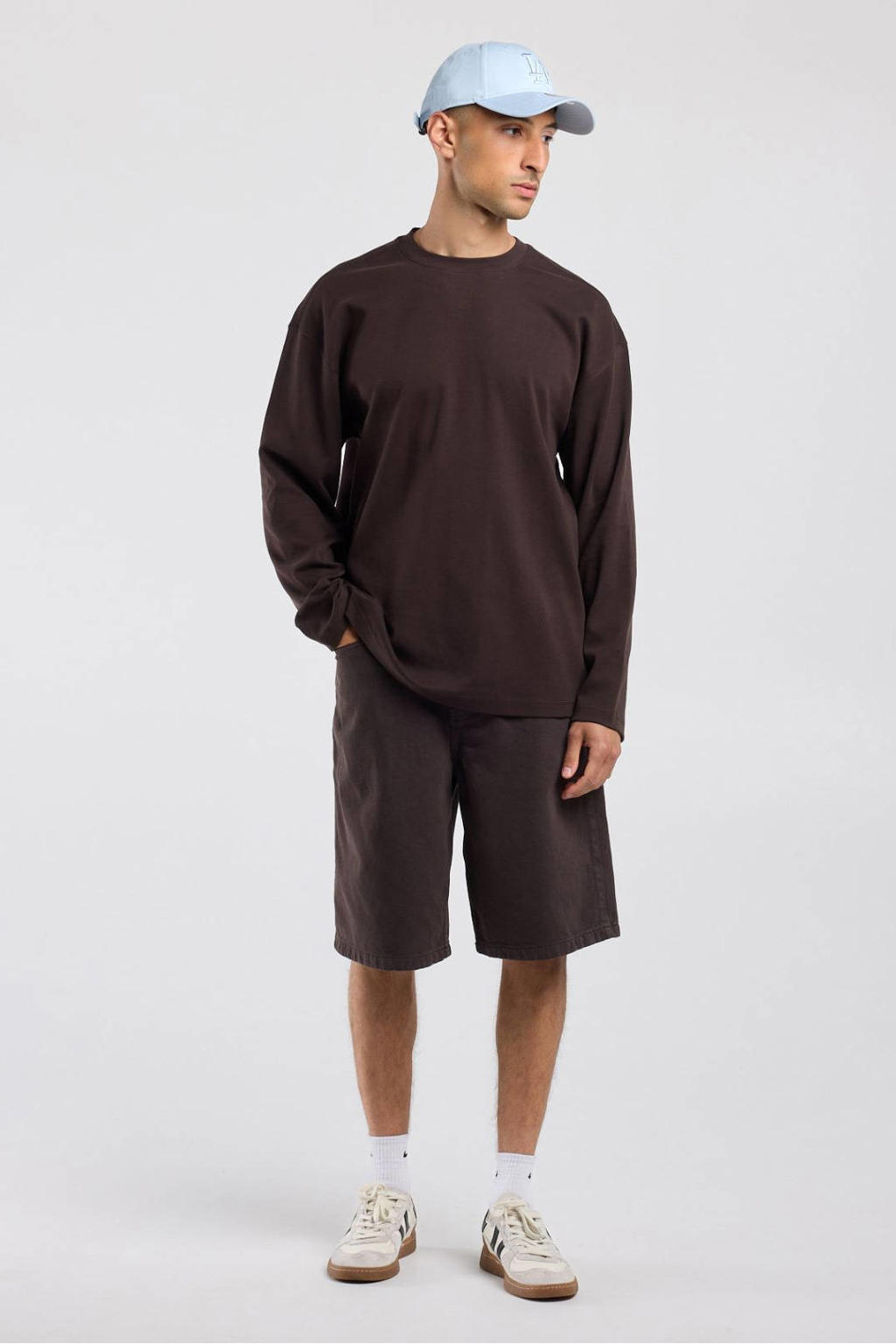 America Today oversized longsleeve - bruin