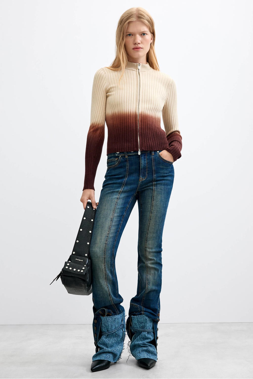 Beige en rode dames Desigual gebreide trui van viscose met effen, lange mouwen en ronde hals