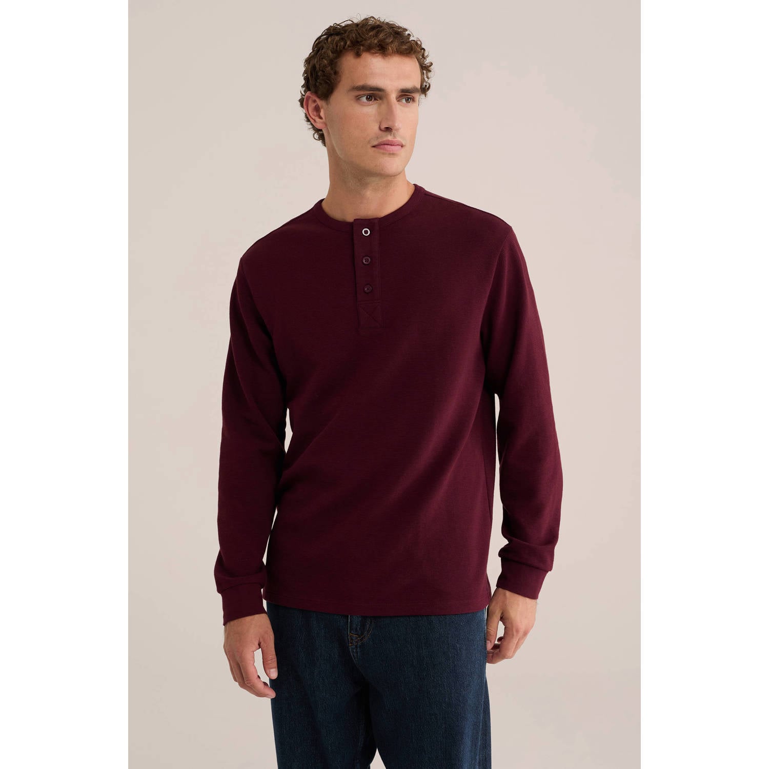 WE Fashion relaxed fit longsleeve donkerrood