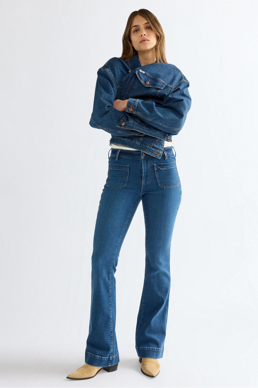 Wrangler flared jeans - mediumblauw