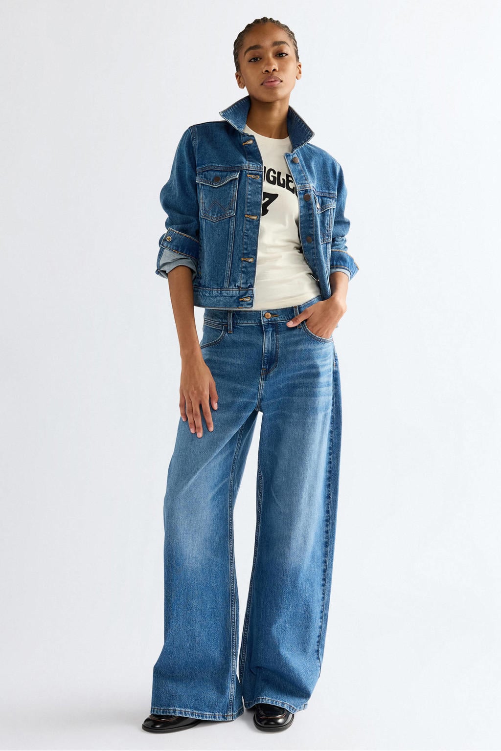 Medium blue denim dames Wrangler wide leg jeans medium van denim met rits- en knoopsluiting en effen
