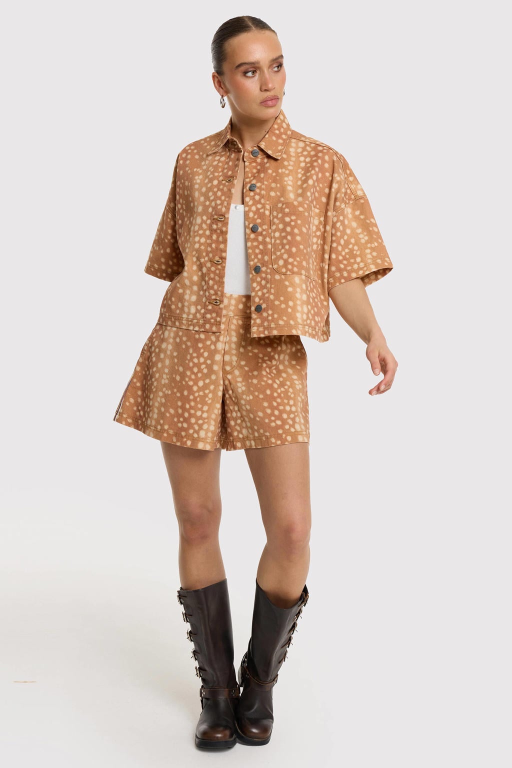 Refined Department wide leg denim short met dierenprint - bruin