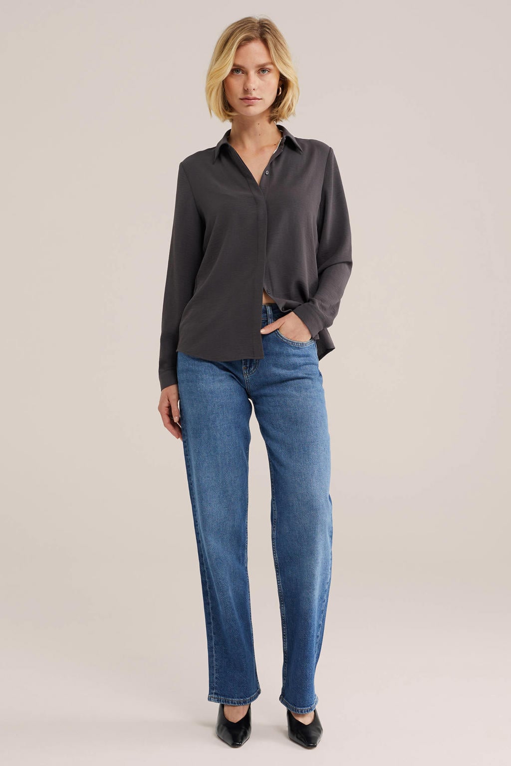 WE Fashion rechtvallende blouse - antraciet