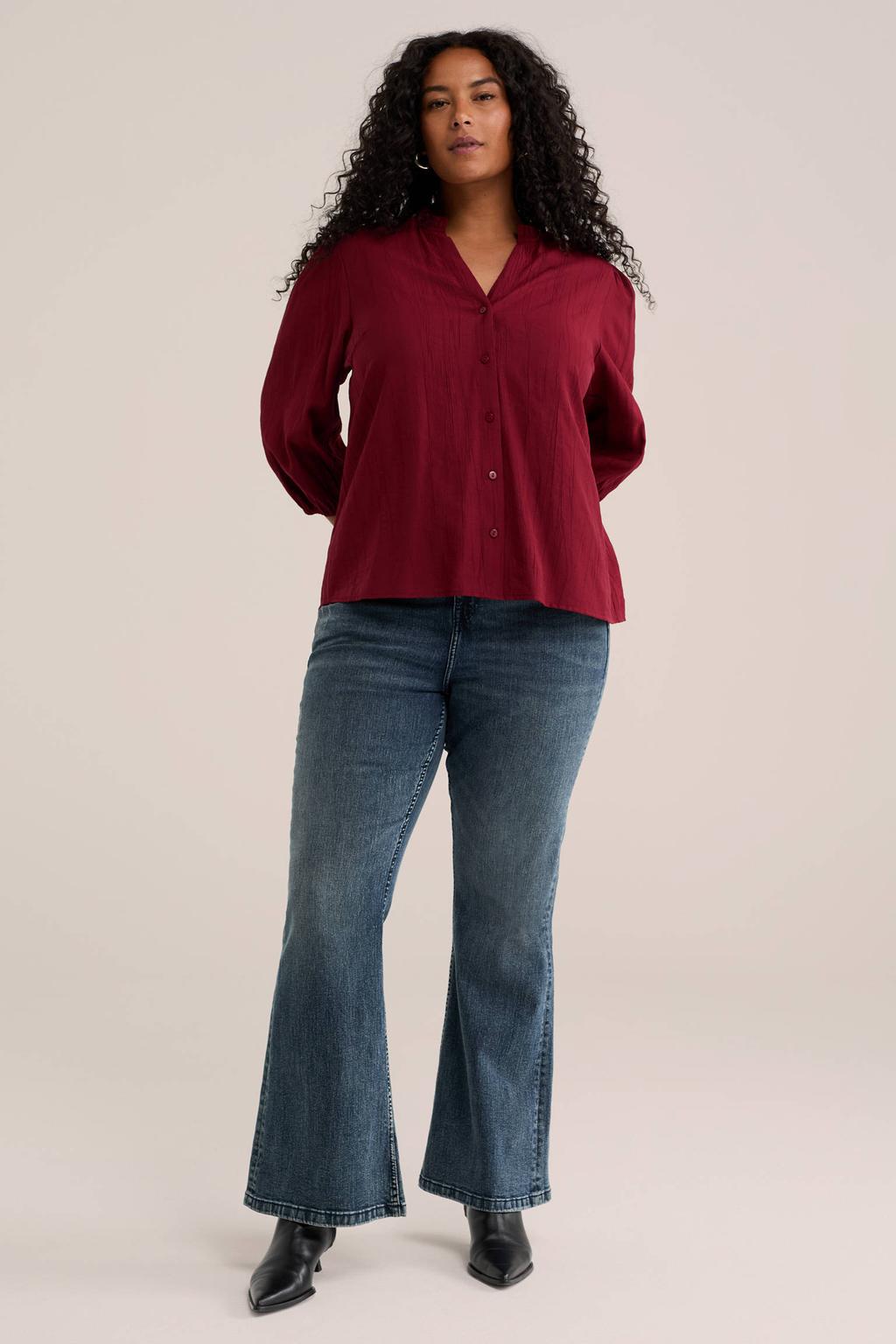 Donkerrode dames WE Fashion Curve viscose blouse met effen, driekwart mouwen, V-hals en knoopsluiting