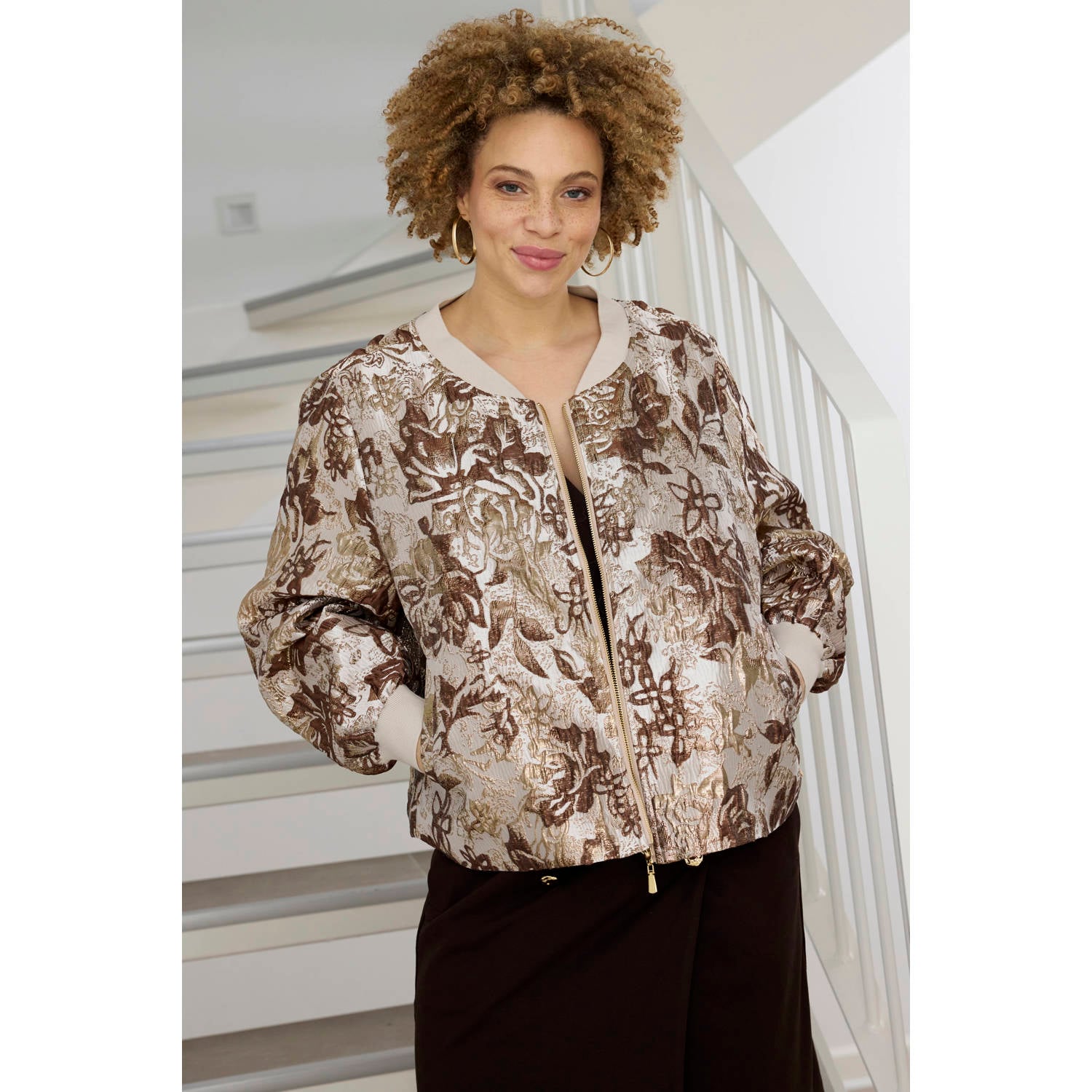 Zhenzi Plus Size gebloemde jas bruin