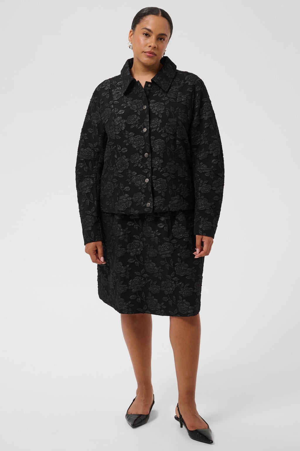 Kaffe Curve Plus Size gebloemde jas - zwart