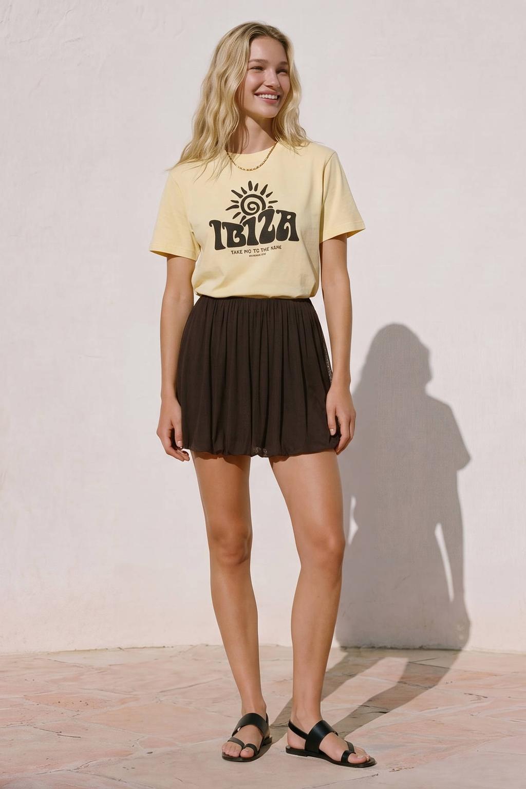 Geel en bruine dames VERO MODA regular fit T-shirt van katoen met tekst print, korte mouwen en ronde hals