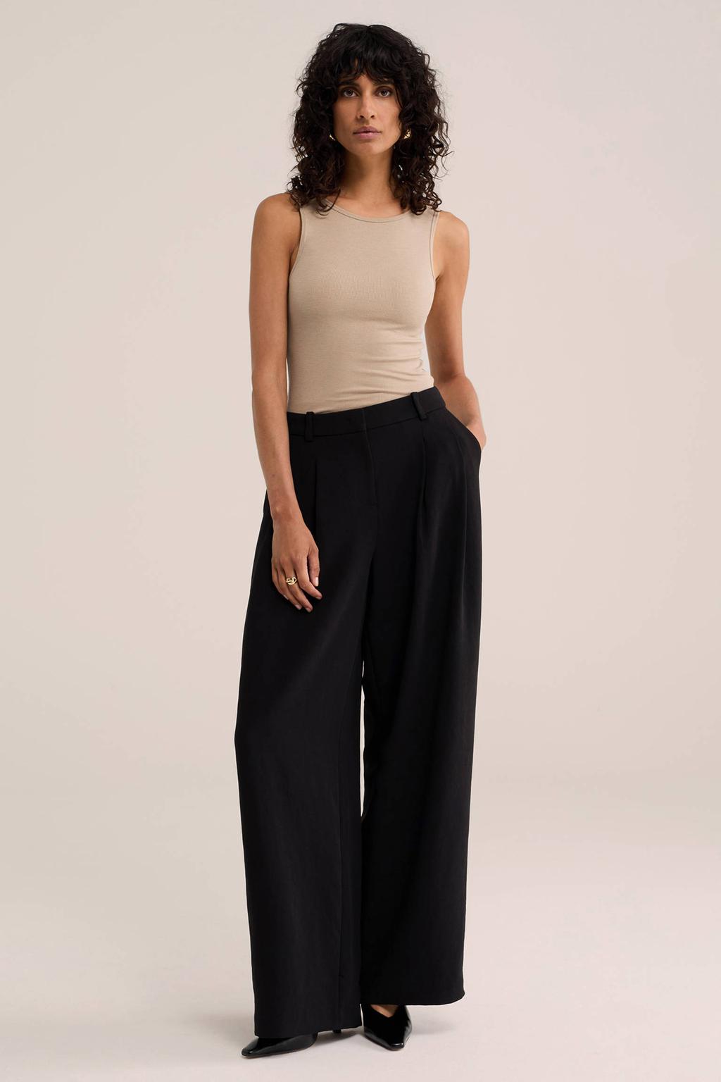Beige dames WE STUDIO top van lyocell met effen en ronde hals