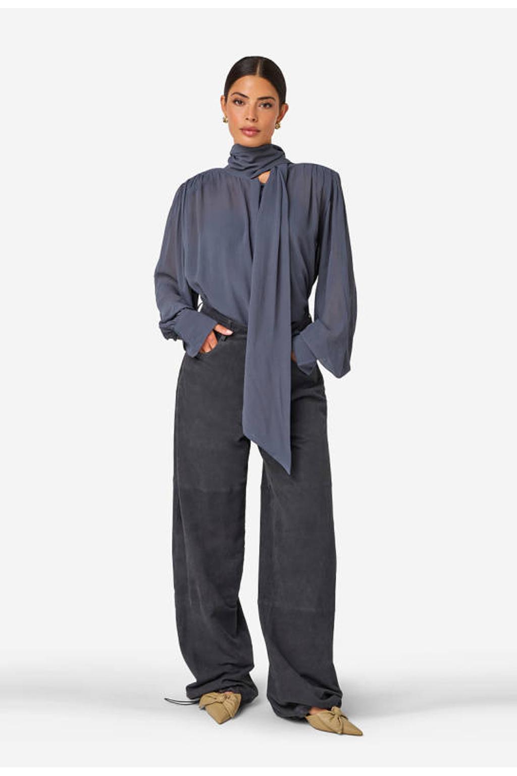 Grijsblauwe dames IBANA top blauw van viscose met effen, lange mouwen, klassieke kraag en strikje