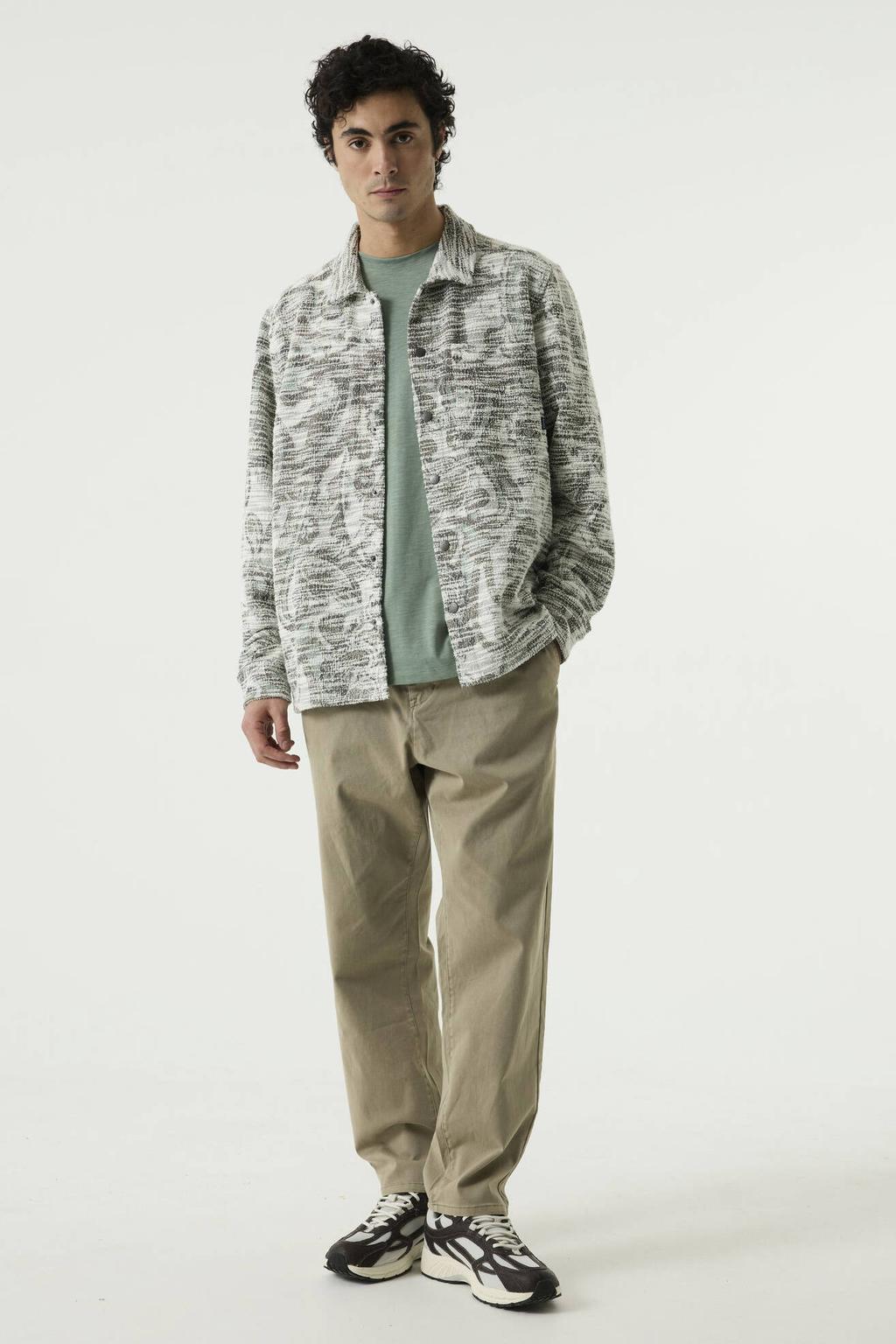Grijsgroene heren Garcia relaxed fit jacquard overshirt groen van polyester met lange mouwen, klassieke kraag en drukknoopsluiting