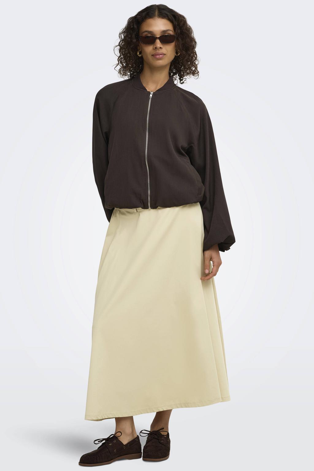 Bruine dames JDY bomberjack van polyester met effen, lange mouwen, ronde hals en geweven detail