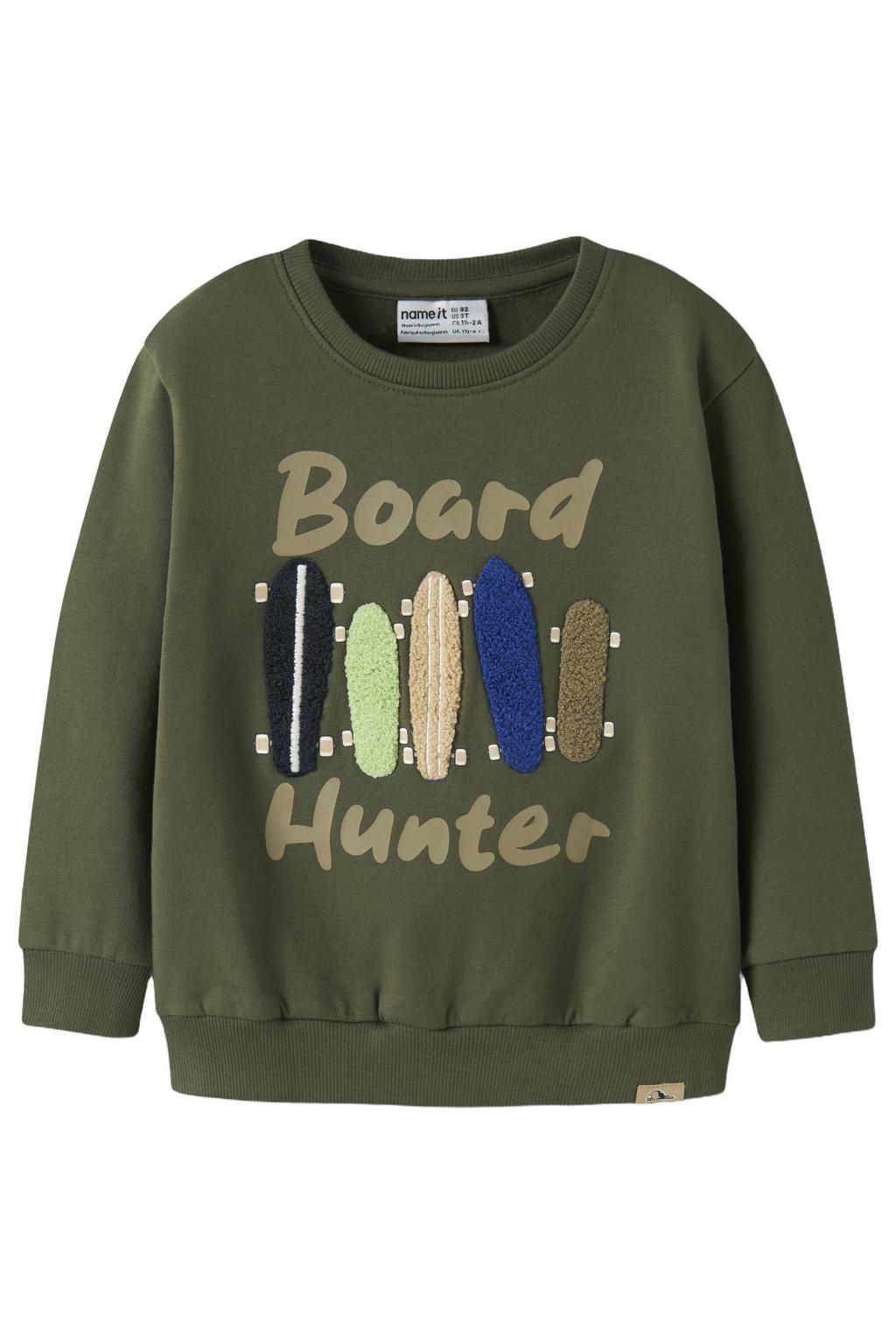 Donkergroene jongens NAME IT MINI rechtvallende sweater en print met lange mouwen, ronde hals en patches