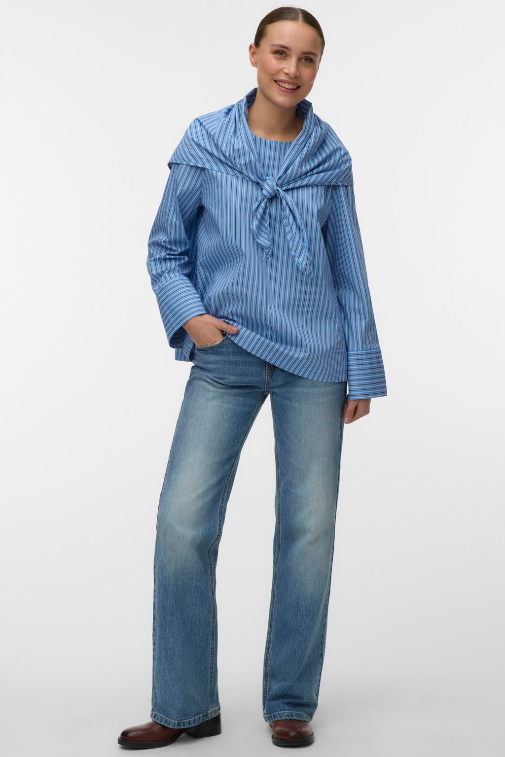 Blauwe dames VERO MODA top met krijtstreepprint, lange mouwen, sjaalkraag en geweven detail