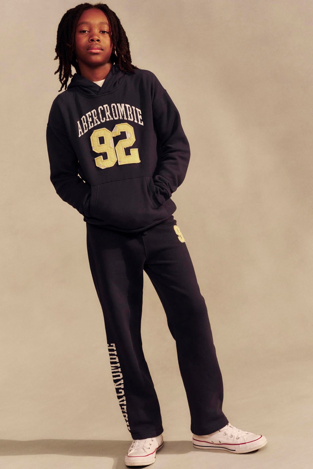 Donkerblauwe jongens Abercrombie & Fitch hoodie van sweat materiaal met printopdruk, lange mouwen en capuchon