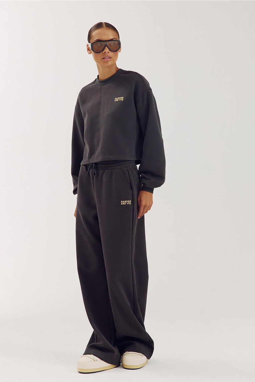 Antraciete dames HARPER & YVE loose fit flared broek van polyester met regular waist en elastische tailleband met koord