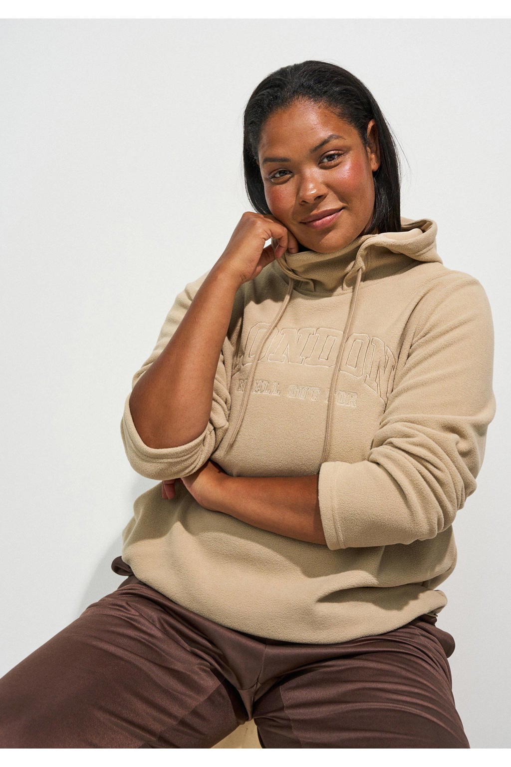 Camelkleurige dames ACTIVE By Zizzi sportsweater van fleece met printopdruk, lange mouwen en capuchon