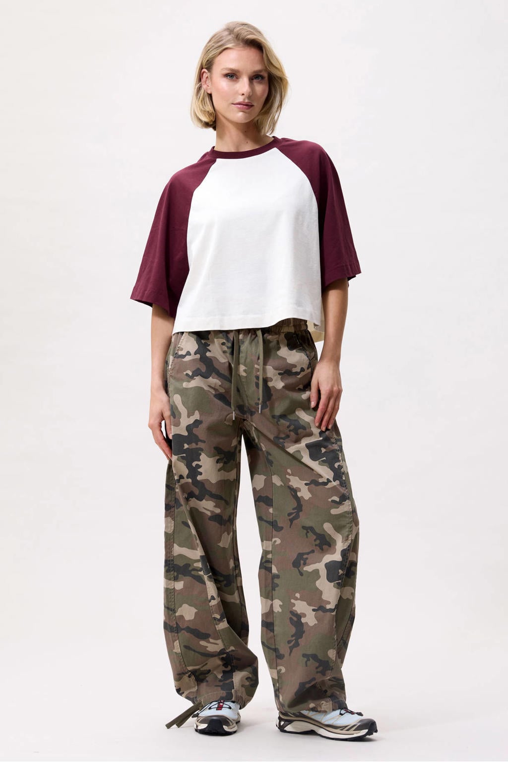 Groene dames Catwalk Junkie barrel camouflage broek van katoen met regular waist en elastische tailleband met koord