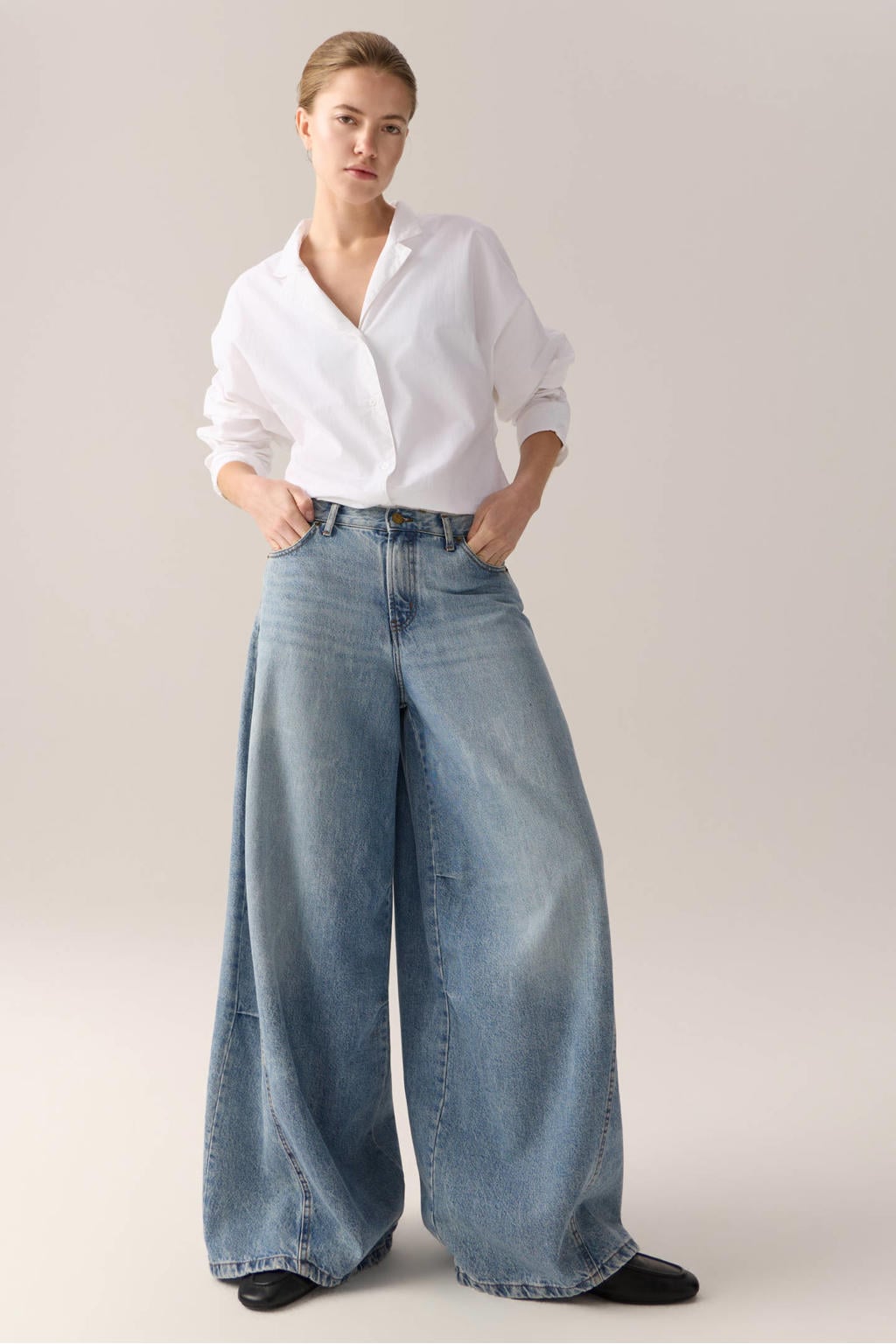 Medium blue denim dames Lois Aerea wide leg jeans mediumblauw van denim met rits- en knoopsluiting en effen