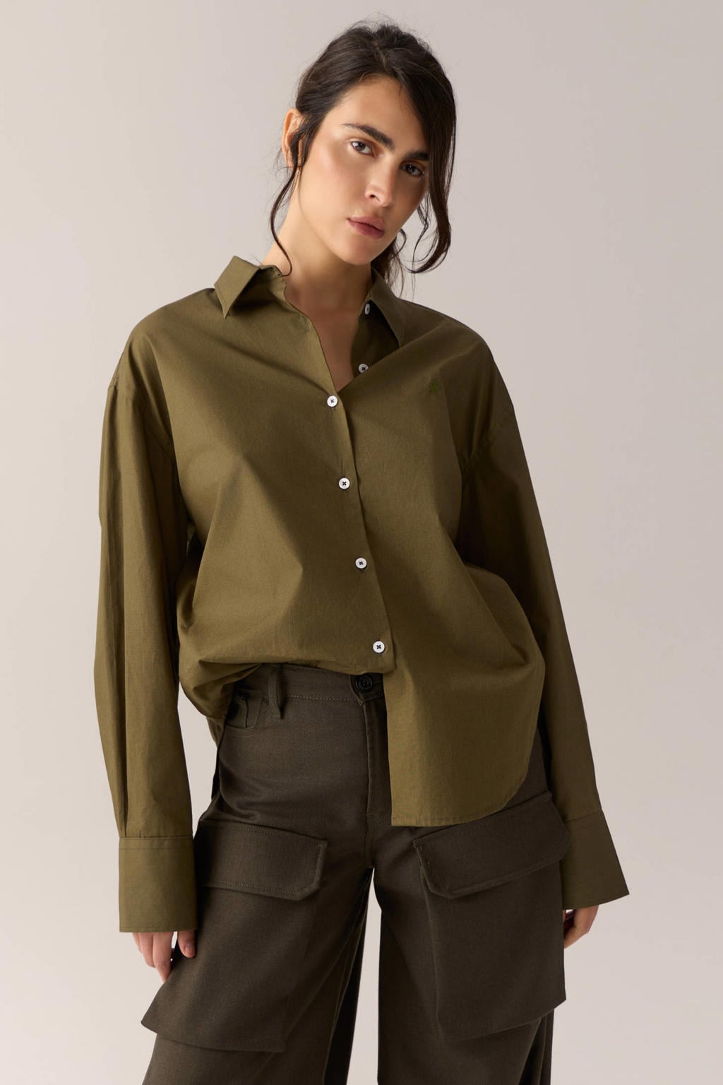Kakikleurige dames Lois blouse van katoen met logo dessin, lange mouwen, klassieke kraag en knoopsluiting