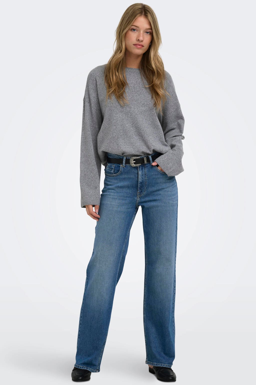 Medium blue denim dames ONLY Onljuicy Hw Wide Dnm Tai420 wide leg jeans mediumblauw met rits- en knoopsluiting en effen