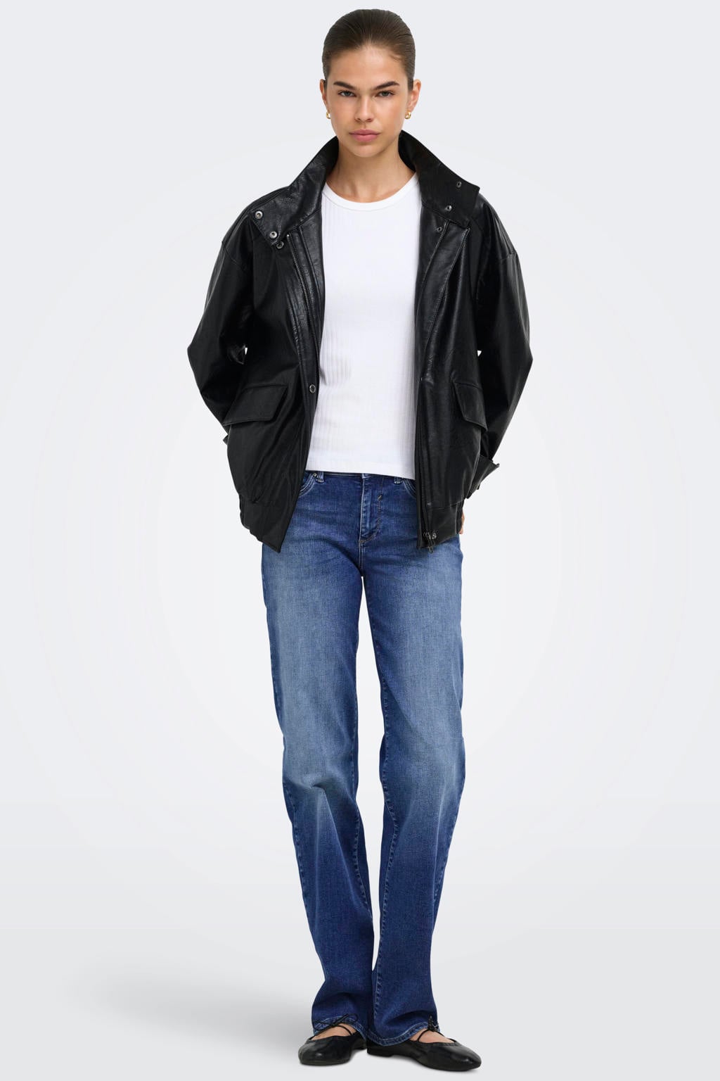 Medium blue denim dames ONLY Onlblush Mid Deco Stra Dnm Rea332 straight leg jeans mediumblauw met rits- en knoopsluiting en effen