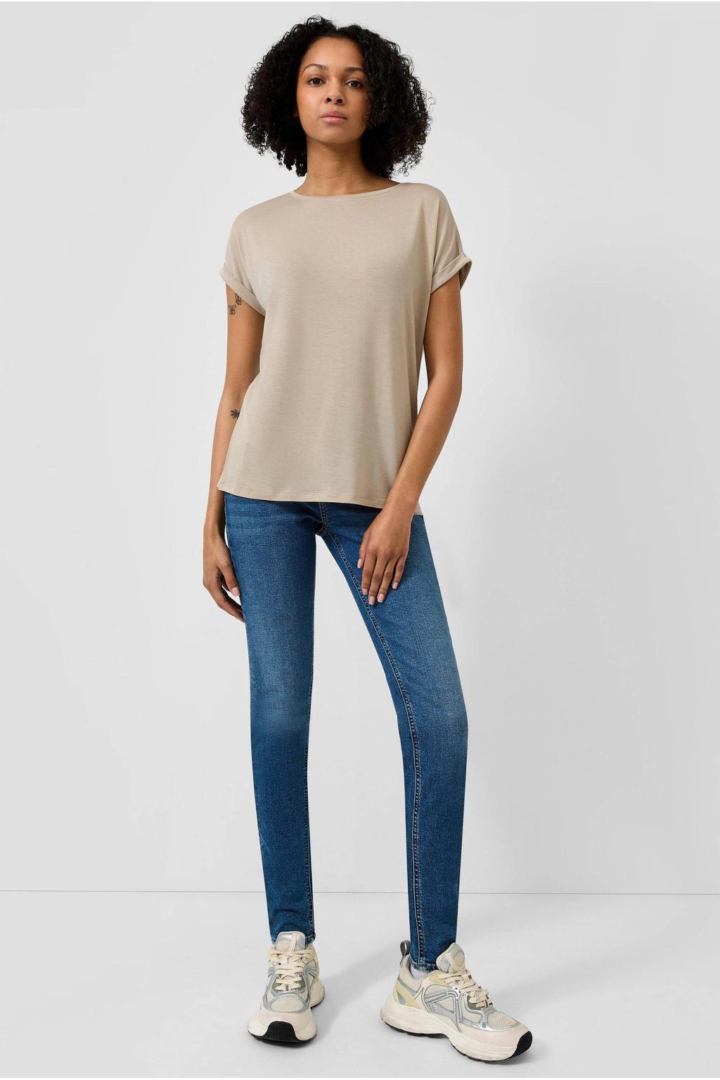 Medium blue denim dames QS skinny jeans mediumblauw van denim met regular waist, rits- en knoopsluiting en effen