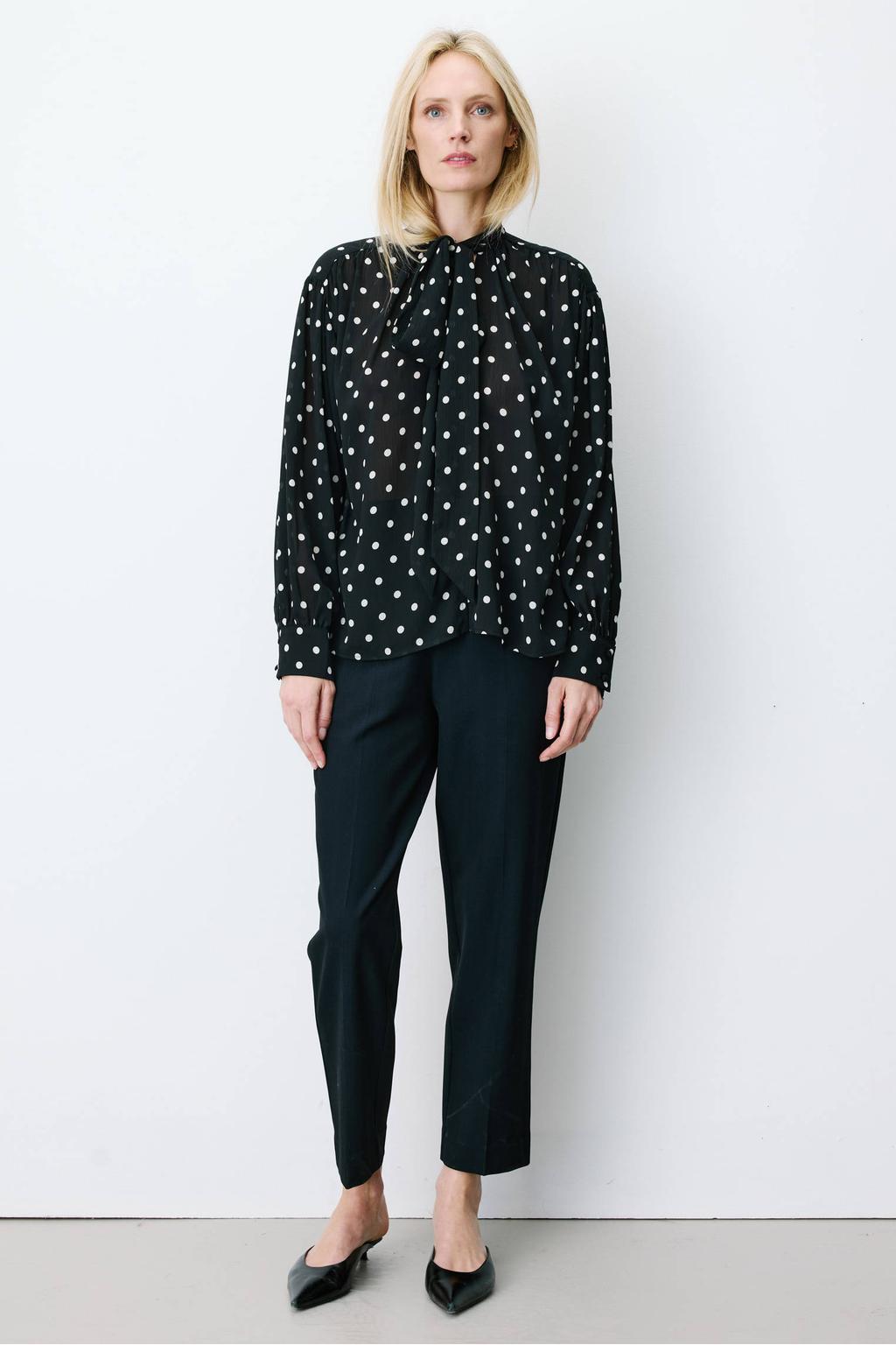 Zwart en witte dames Grace & Mila blouse van polyester met stippenprint, lange mouwen, strikkraag en knoopsluiting