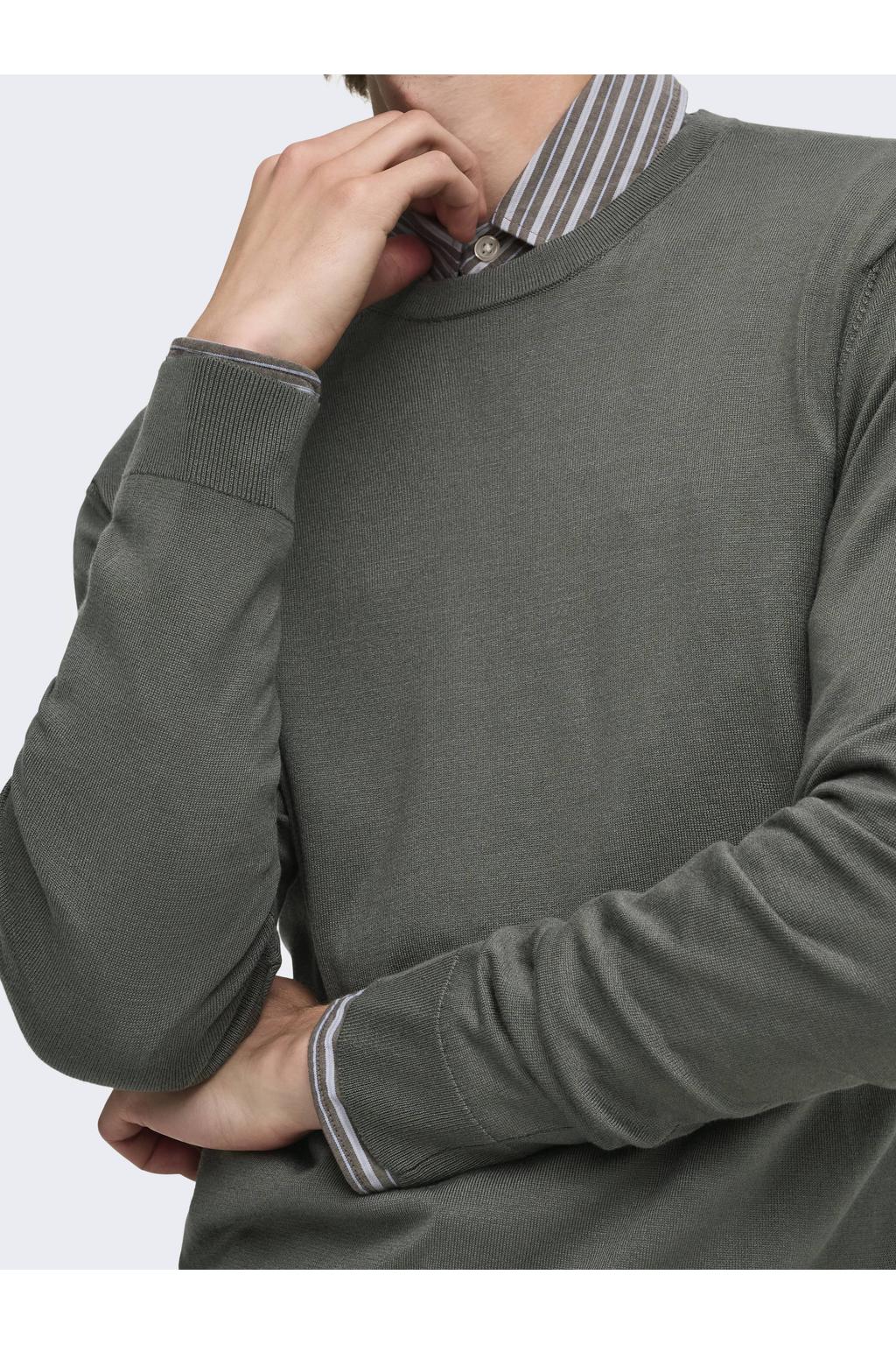 Groene heren ONLY & SONS regular fit gebreide trui van viscose met effen, lange mouwen en ronde hals