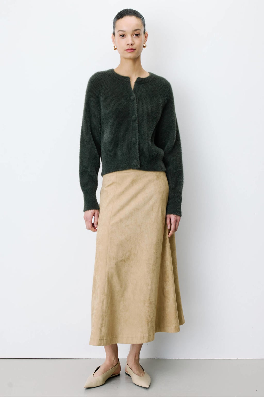 Donkergroene dames Grace & Mila gebreide vest van harig materiaal met effen, lange mouwen, ronde hals en knoopsluiting