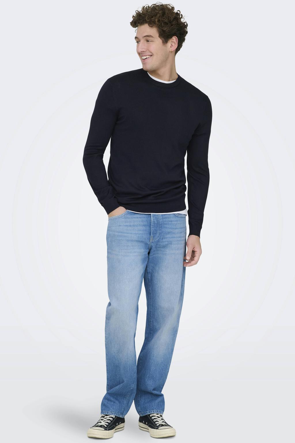 Donkerblauwe heren ONLY & SONS regular fit gebreide trui van viscose met effen, lange mouwen en ronde hals
