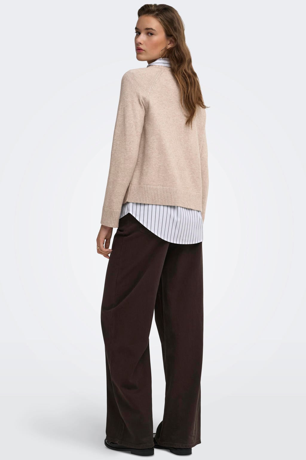 Beige dames ONLY gebreide trui van viscose met effen, lange mouwen en ronde hals