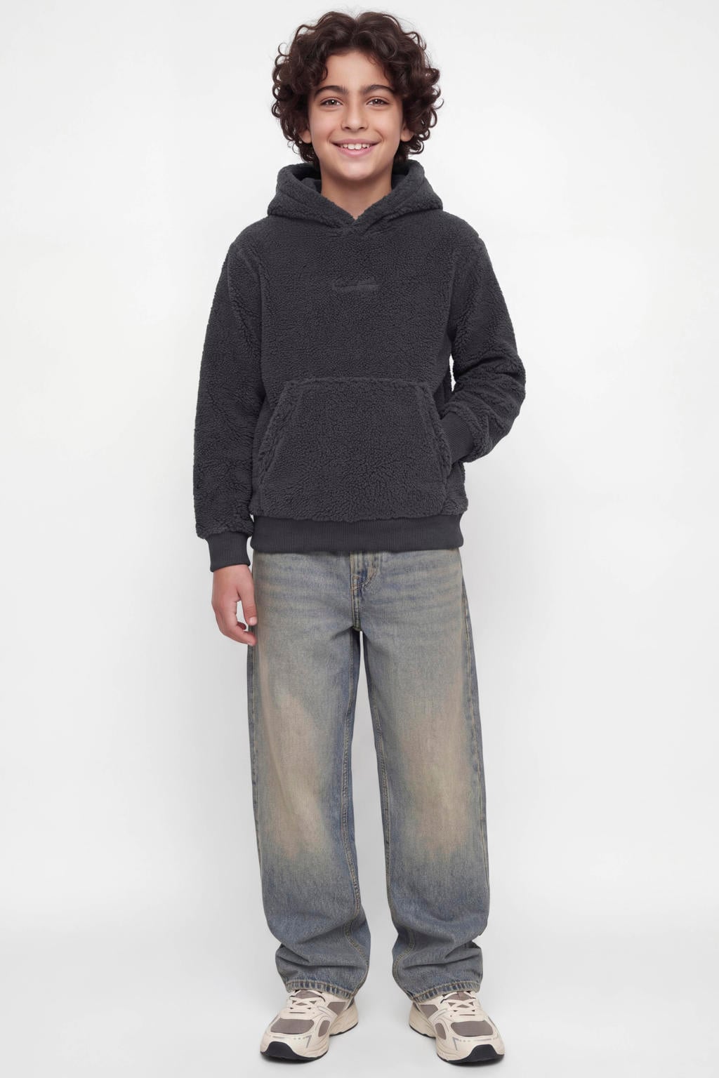 Antraciete jongens JACK & JONES JUNIOR teddy sweater met tekst print, lange mouwen, capuchon en geribde boorden