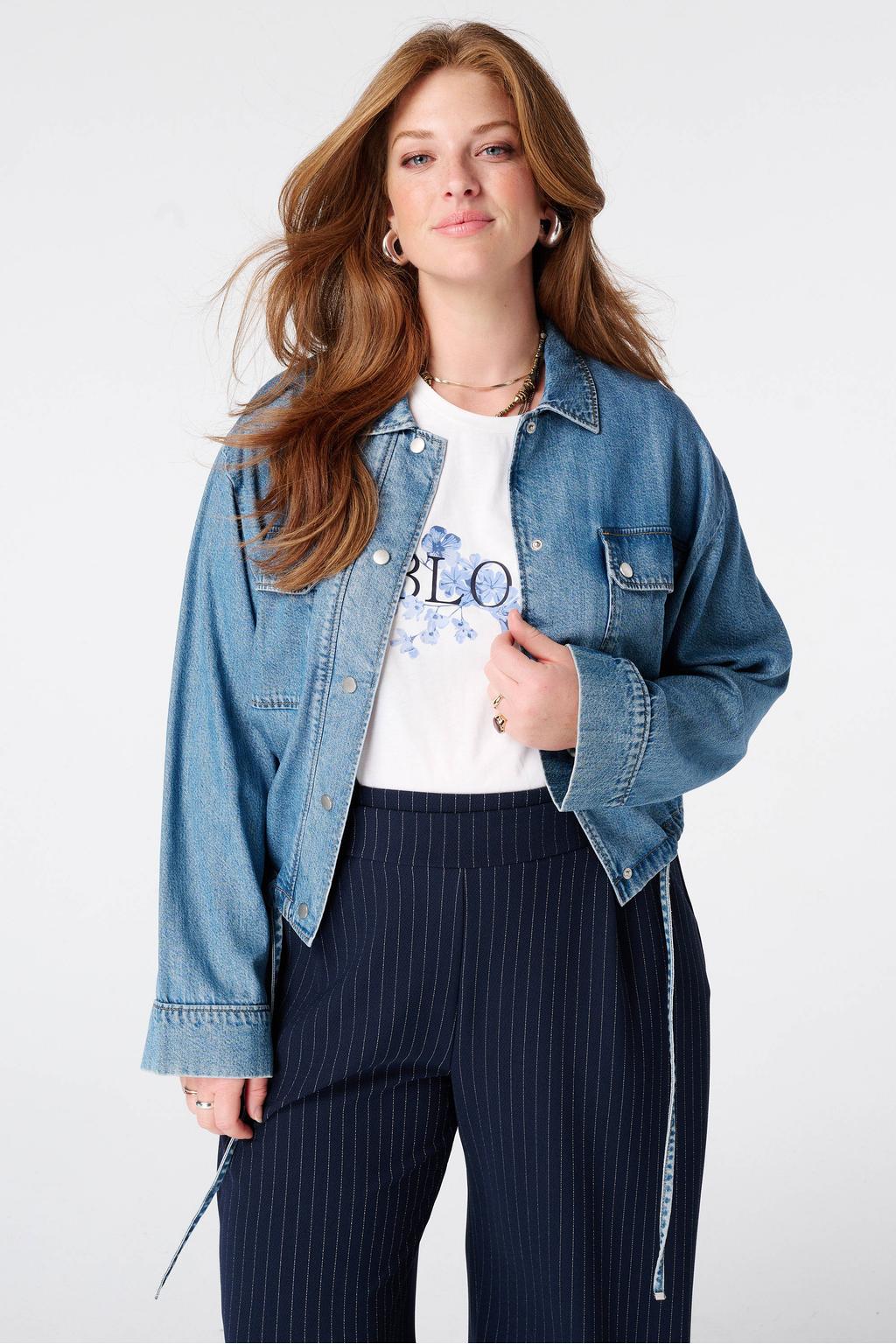 Medium blue denim dames MS Mode spijkerjas Plus Size middelblauw met effen, lange mouwen en klassieke kraag