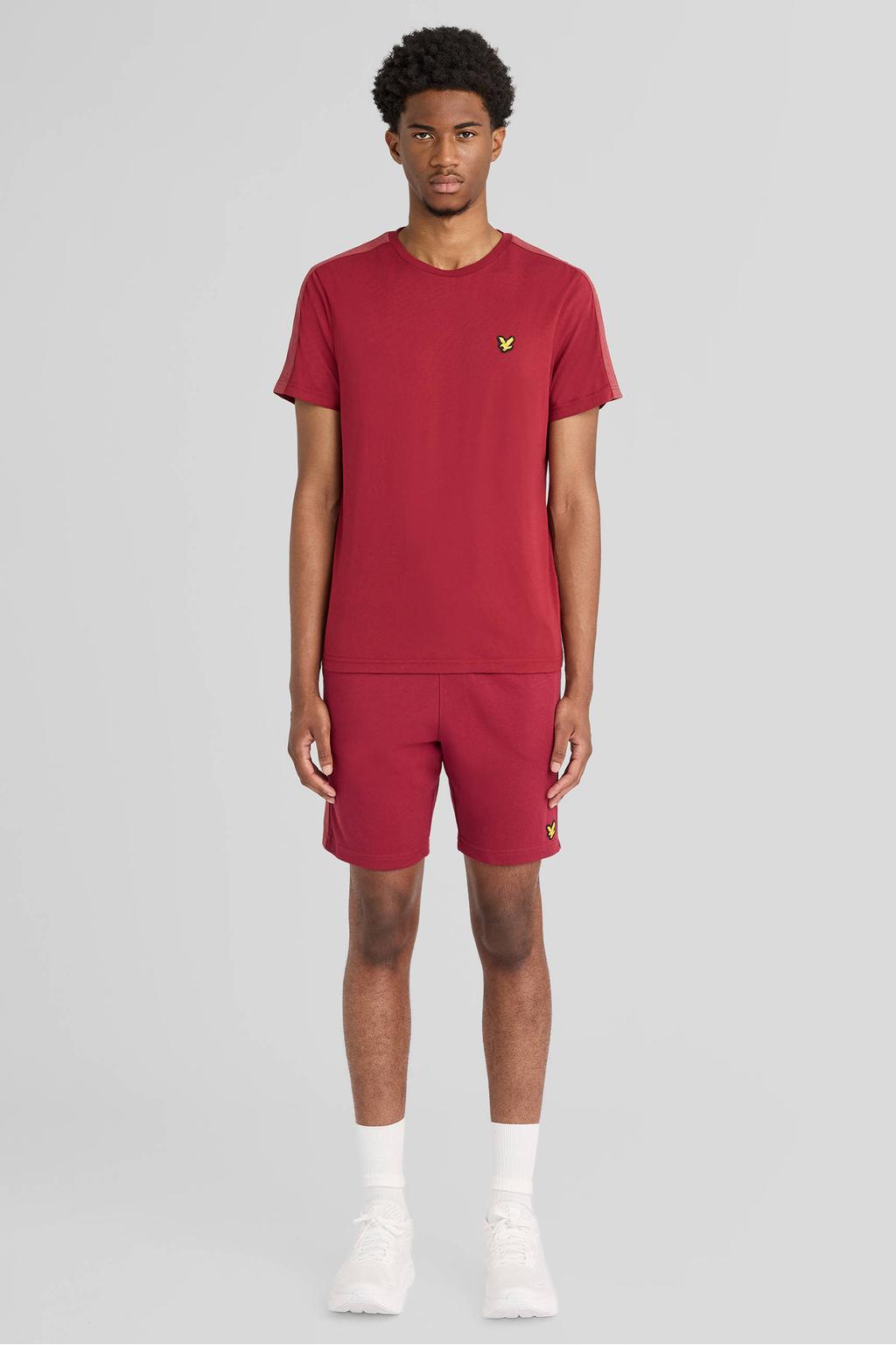 Roodbruine heren Lyle & Scott regular fit T-shirt bruin van polyester met effen, korte mouwen en ronde hals