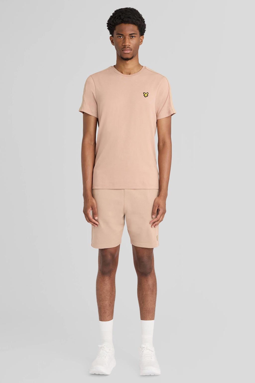 Taupe heren Lyle & Scott regular fit T-shirt van polyester met effen, korte mouwen en ronde hals