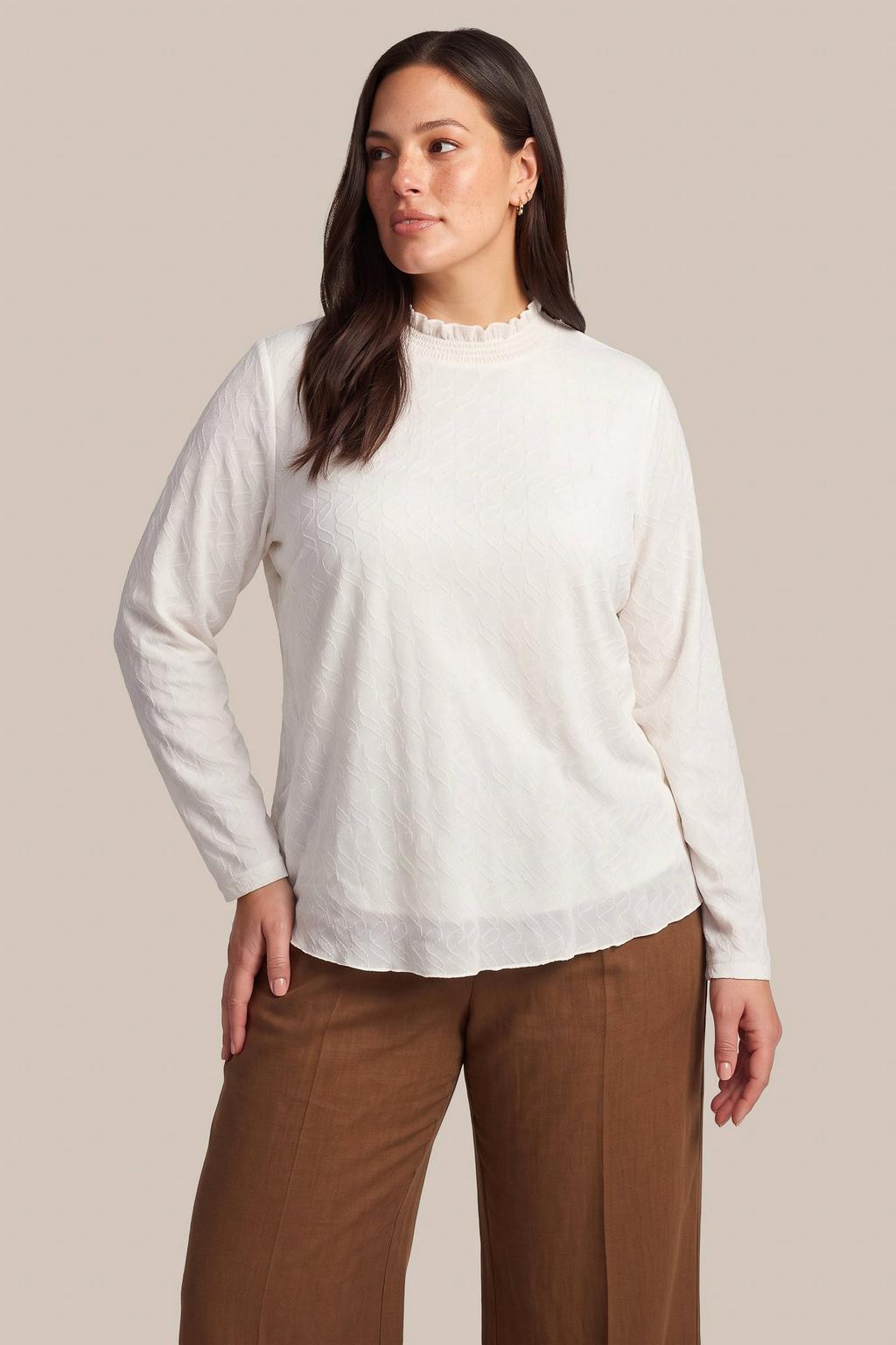 Exxcellent Plus Size top - ecru