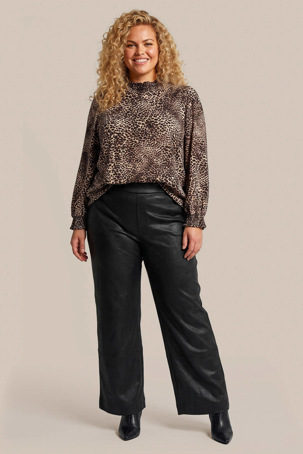 Exxcellent Plus Size top met dierenprint - zand/zwart