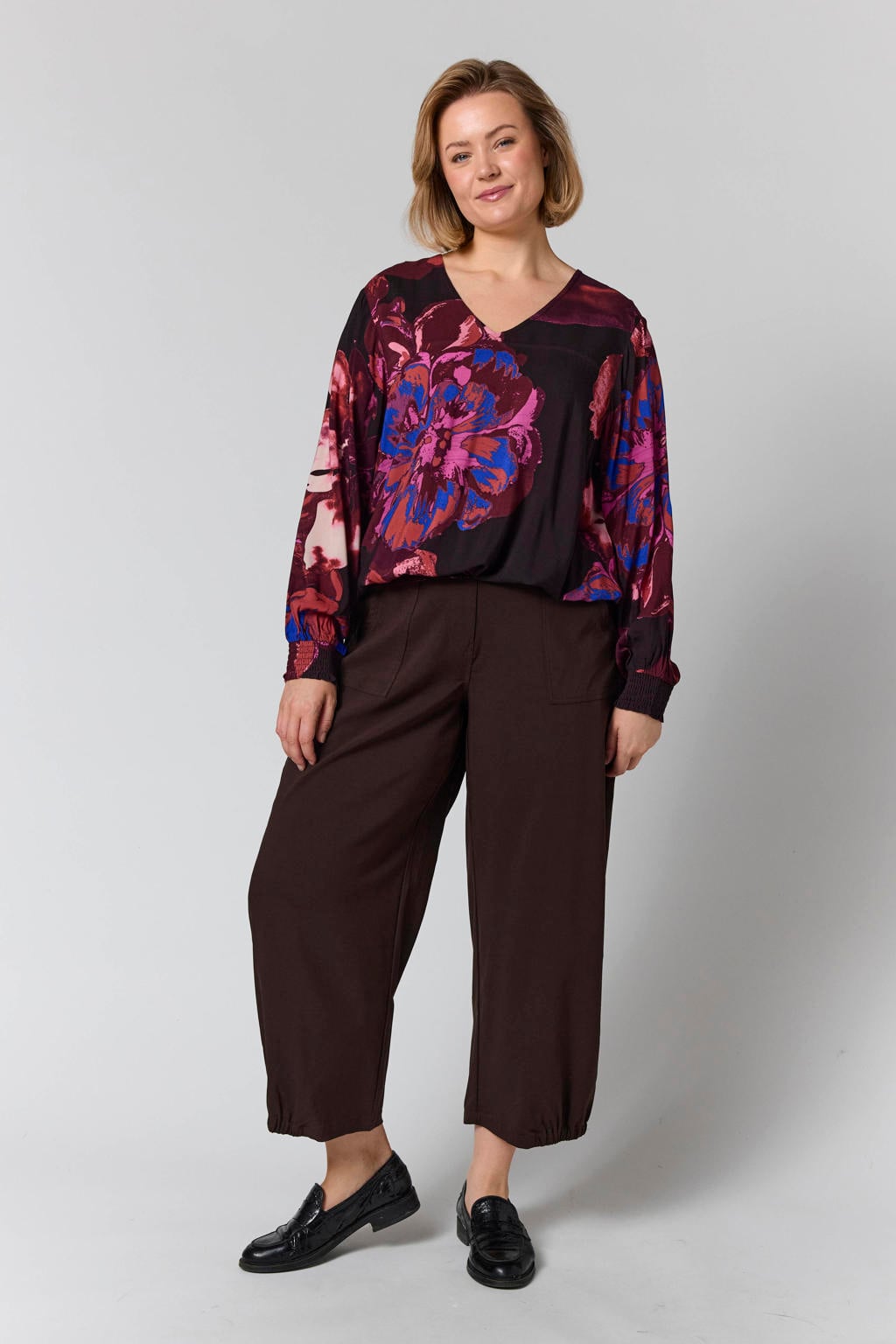 Multikleurige dames Gozzip Plus Size gebloemde blouse meerkleurig van viscose met lange mouwen en knoopsluiting