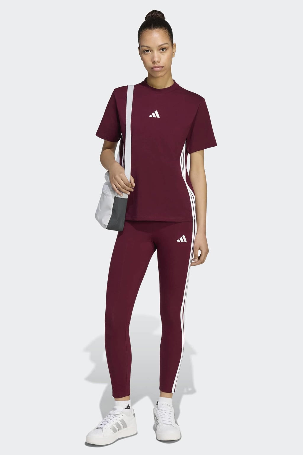 Donkerrode dames adidas Sportswear T-shirt van katoen met korte mouwen en ronde hals