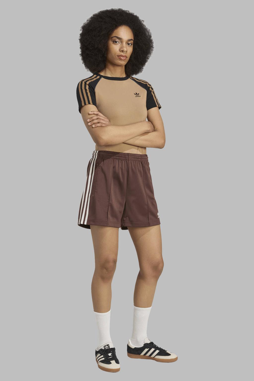 Bruin en witte dames adidas Originals Firebird short van polyester met loose fit, regular waist en effen