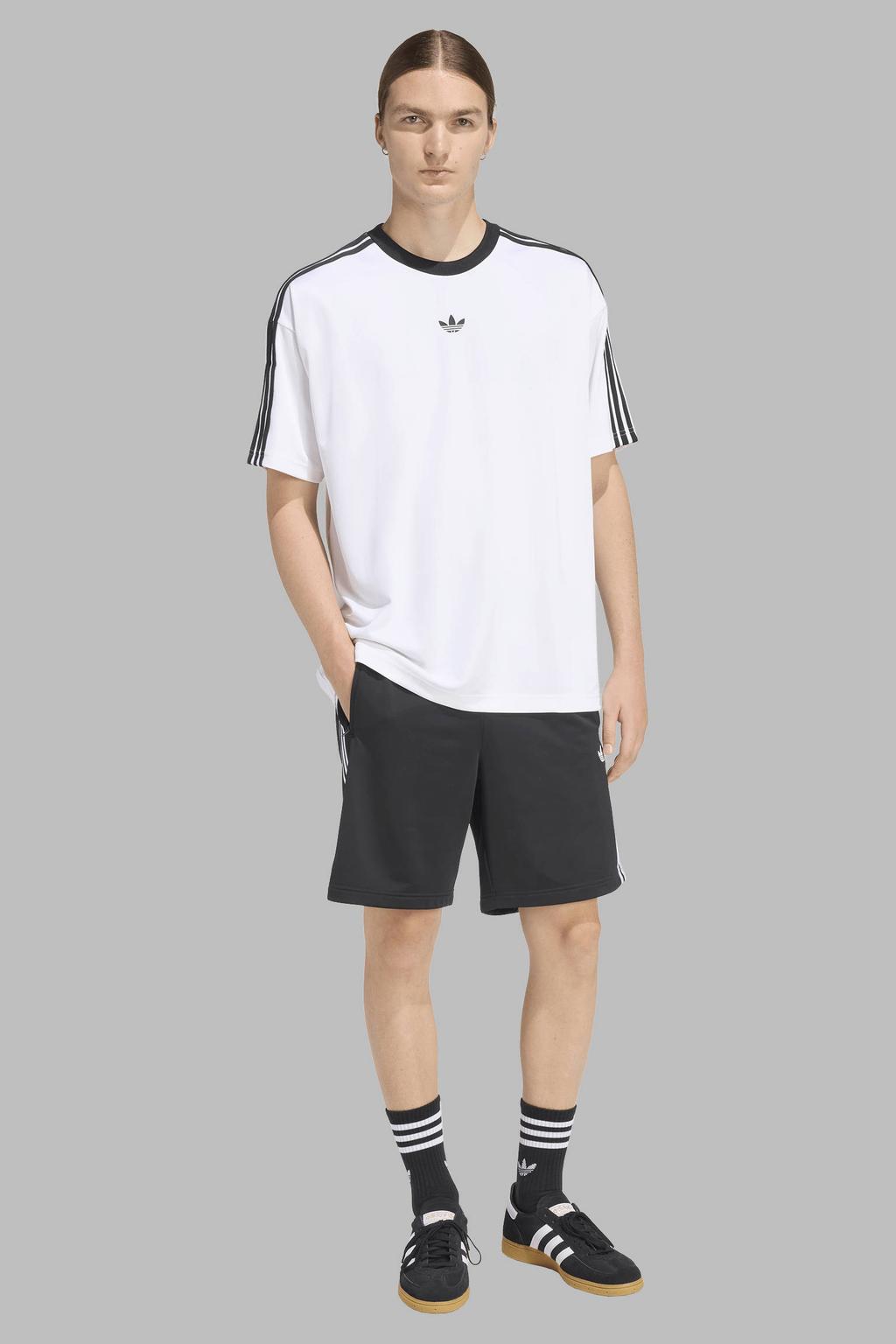 Wit en zwarte heren adidas Originals boxy T-shirt van polyester met logo dessin, korte mouwen en ronde hals