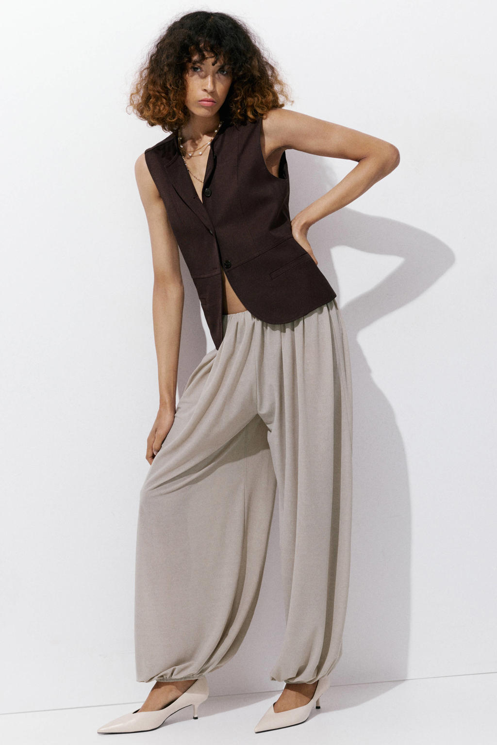 Lichtgrijze dames Mango barrel broek van polyester met regular waist, elastische tailleband en effen