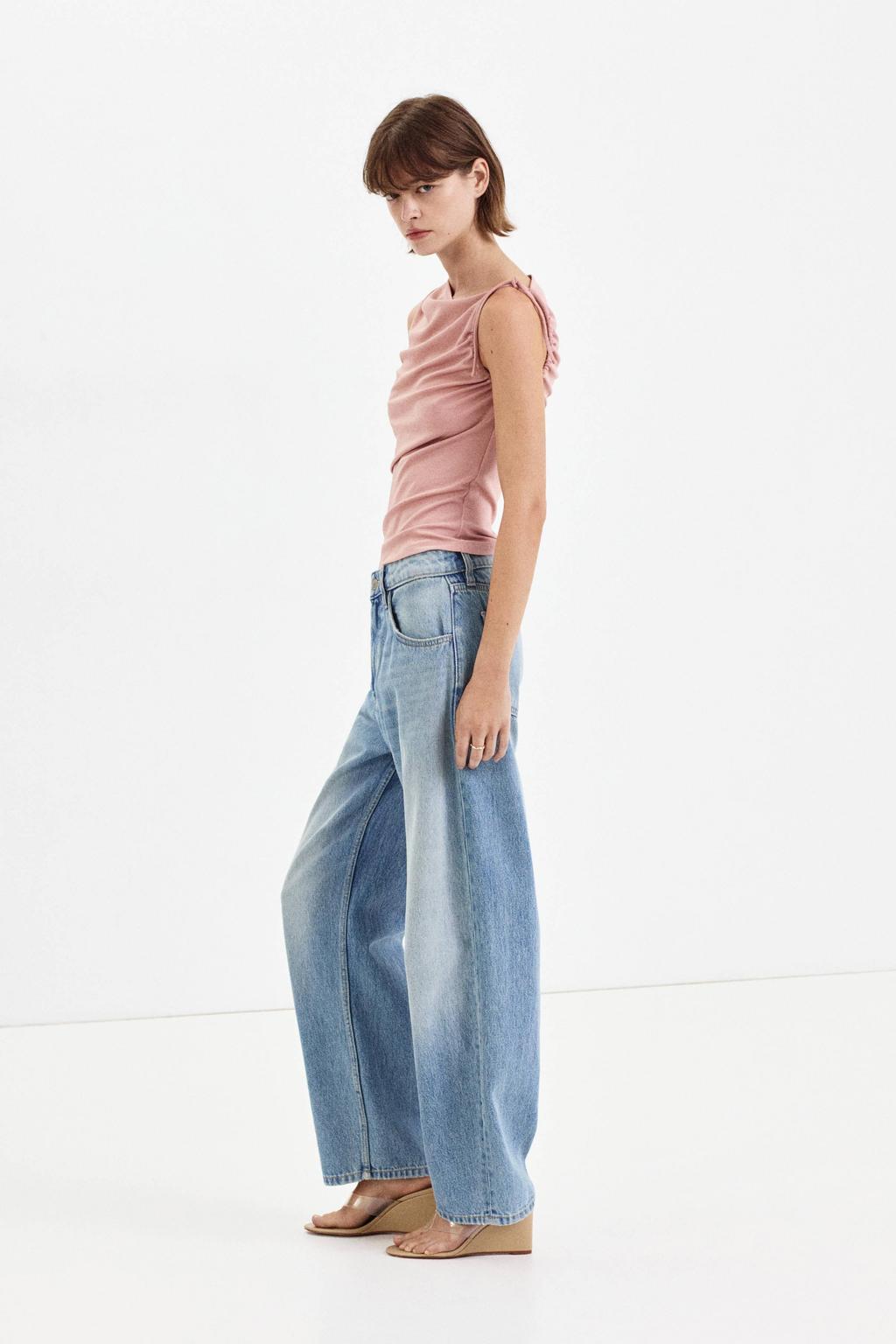 Lichtroze dames Mango top van polyester met effen, korte mouwen, off shoulder hals en strikje