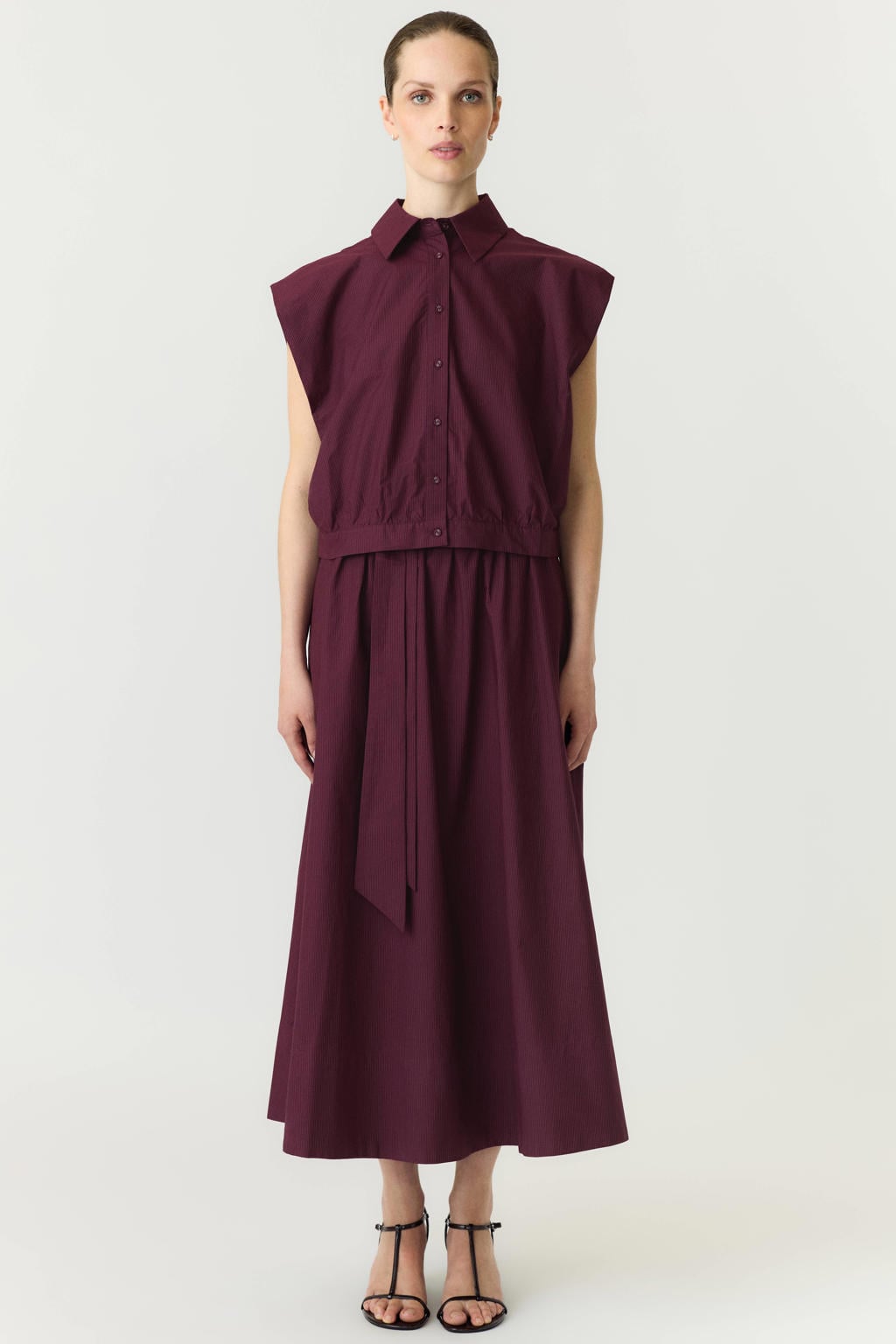 Donkerrode dames YAS blouse van katoen met krijtstreepprint, klassieke kraag, knoopsluiting en schoudervulling