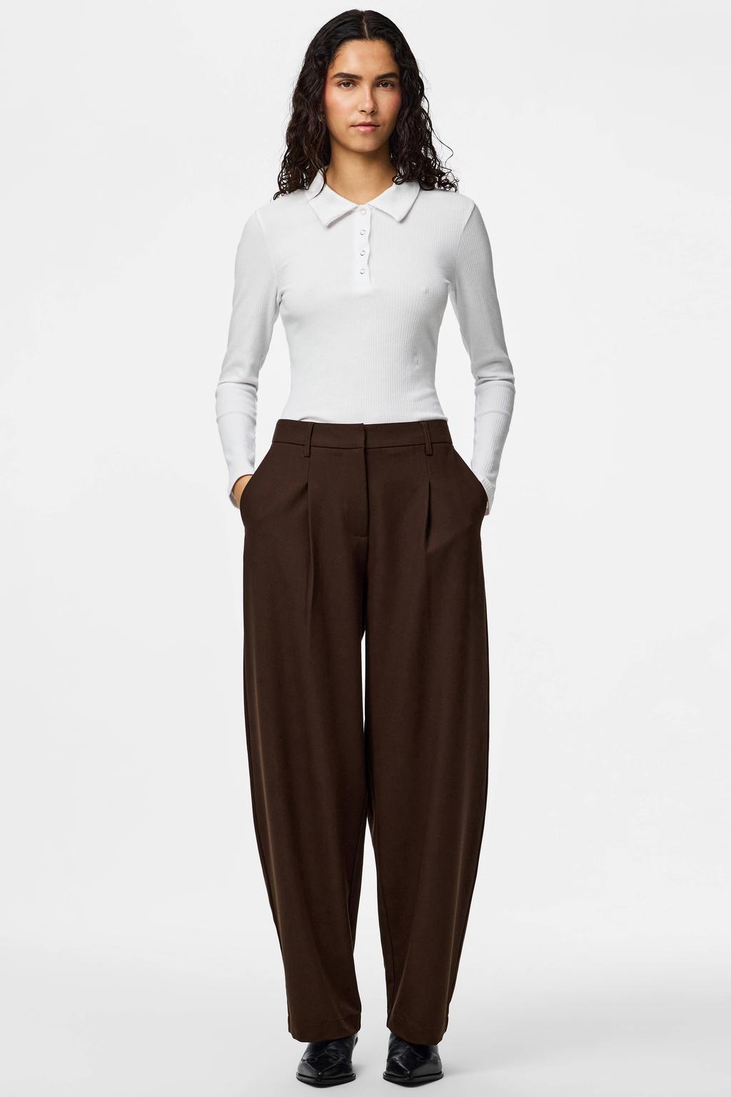 Bruine dames PIECES barrel casual broek van polyester met regular waist, rits- en haaksluiting en effen