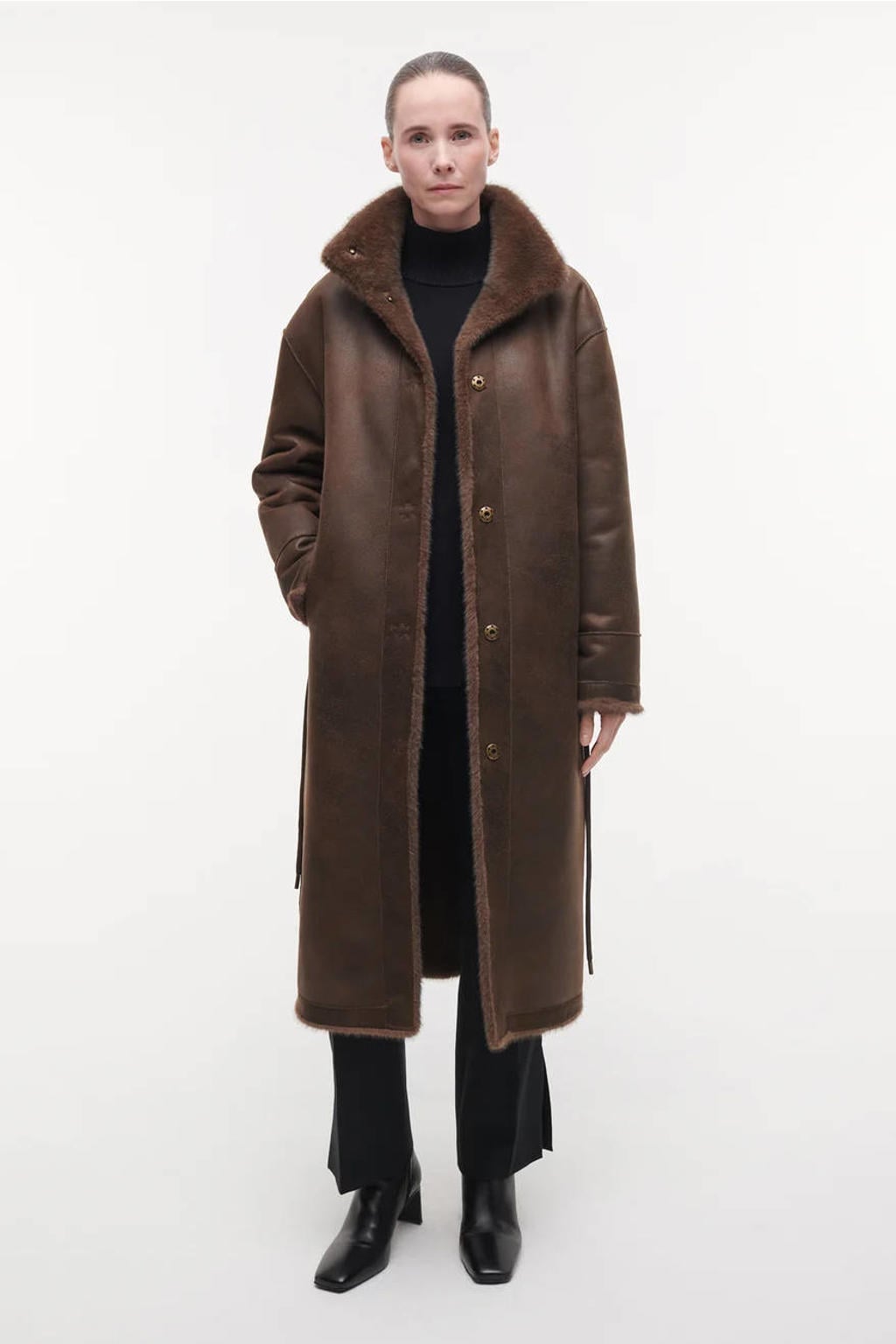 Donkerblauwe dames Studio AR by ARMA imitatiebont faux fur jas met effen, lange mouwen, opstaande kraag en drukknoopsluiting