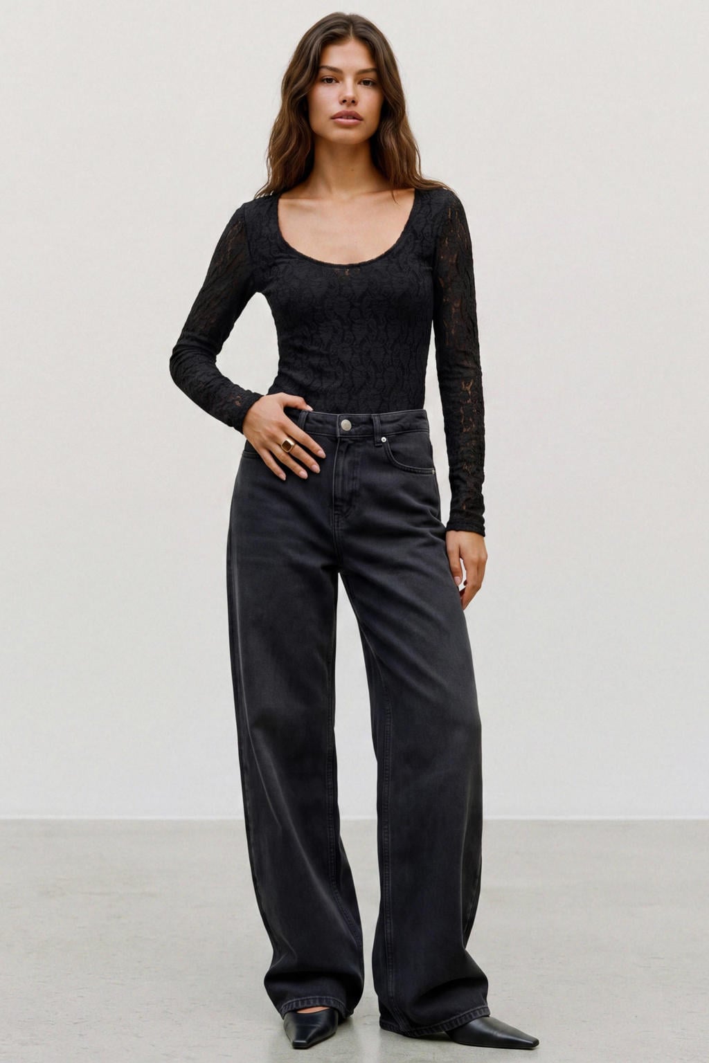 Zwarte dames VERO MODA kanten top met effen, lange mouwen en ronde hals